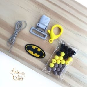 Kit completo p/ prendedor de chupeta batman Escudo