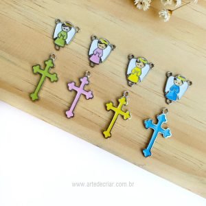 Entremeio e crucifixo de metal - Imagem 1
