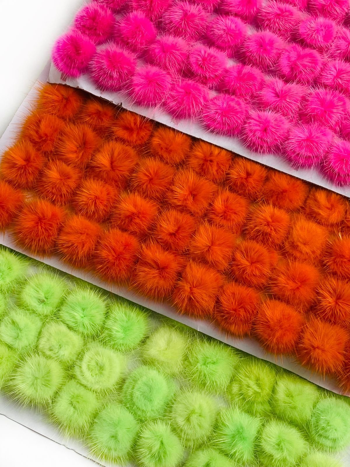 Pompom felpudo neon 2.5cm (Kit c/2 unidades)