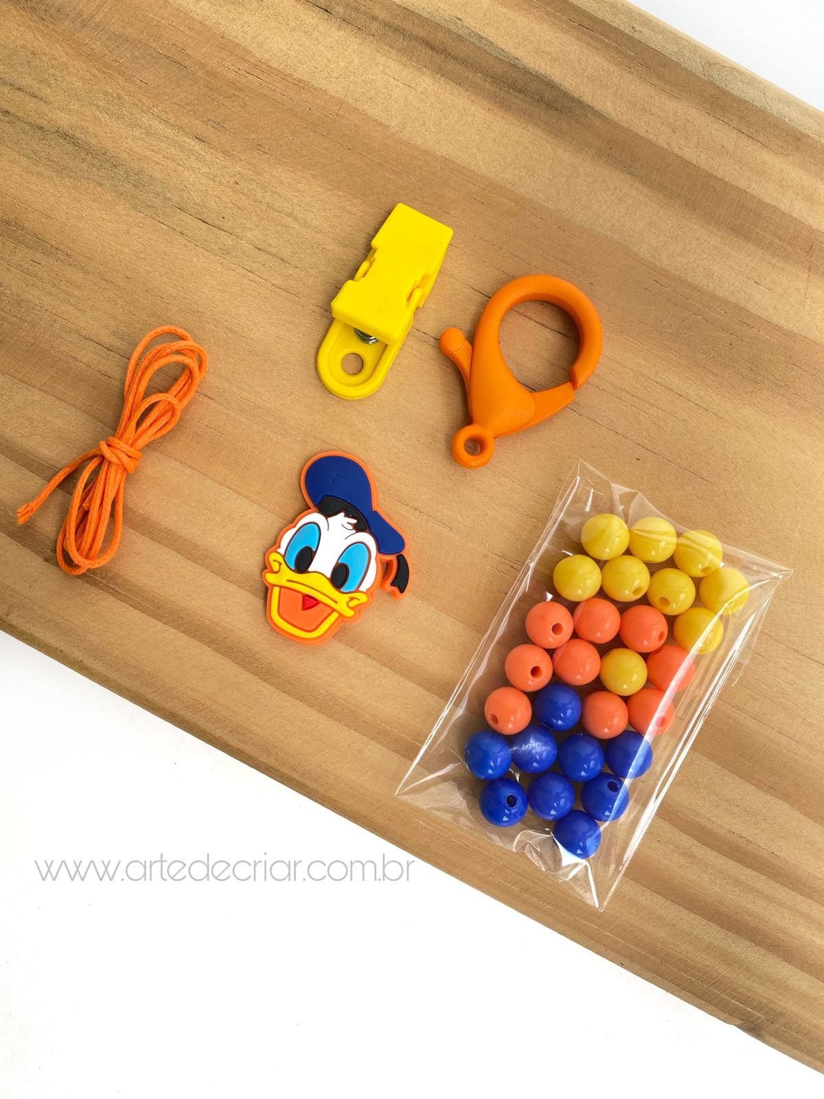 Kit completo p/ prendedor de chupeta pato donald