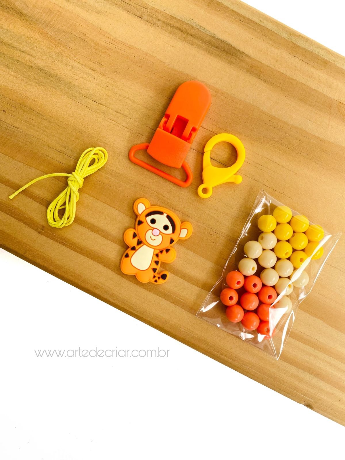 Kit completo p/ prendedor de chupeta tigre