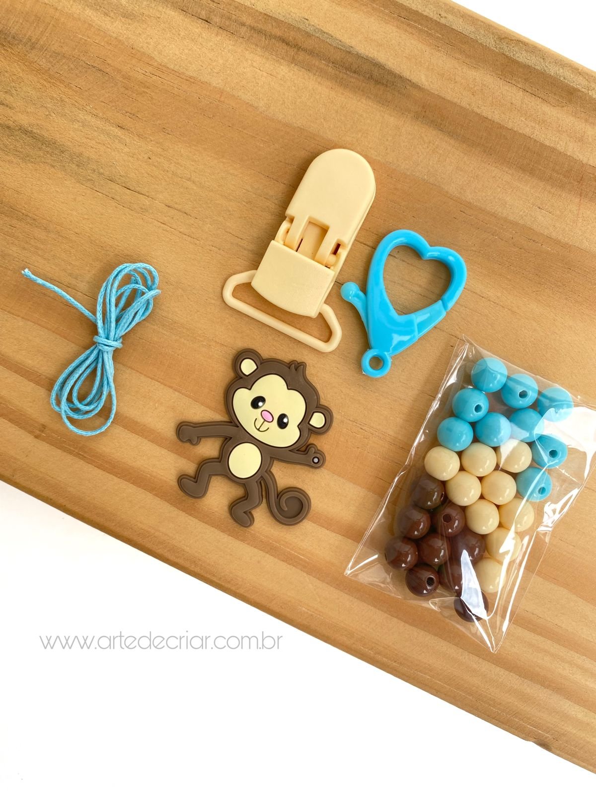 Kit completo p/ prendedor de chupeta macaquinho masculino