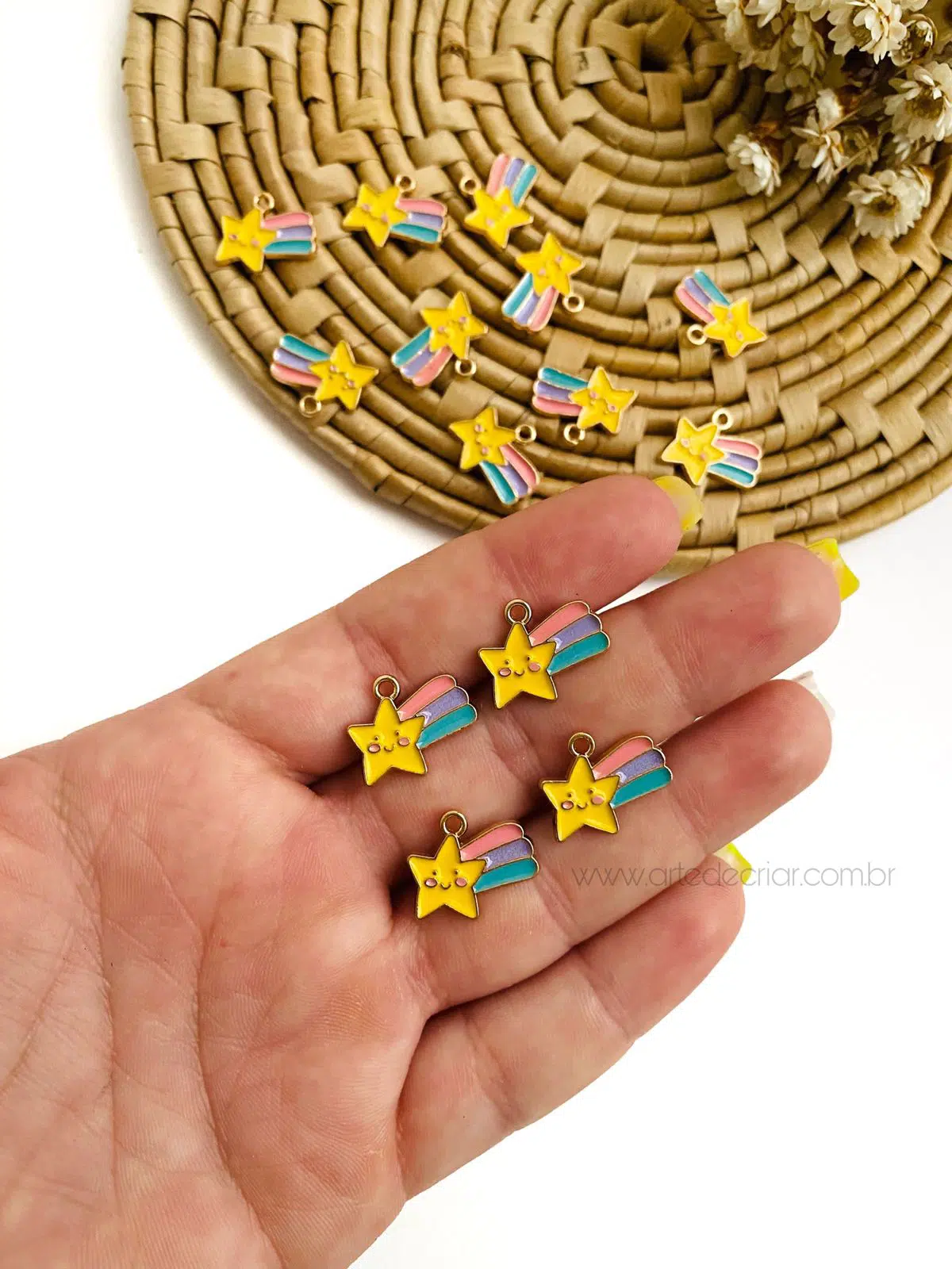 Pingente de metal Estrela cadente 1,7cm.