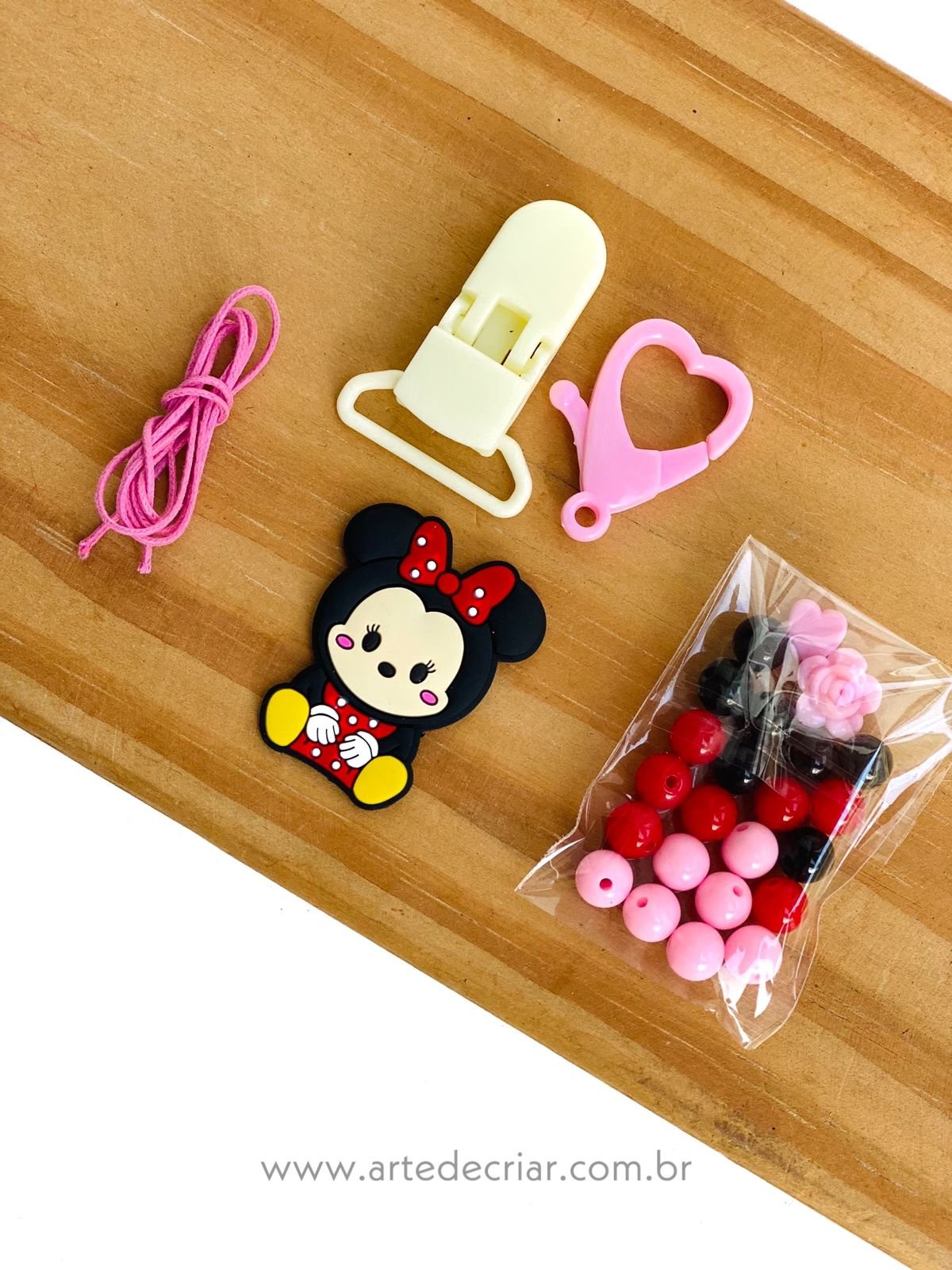 Kit completo p/ prendedor de chupeta Minnie sentada