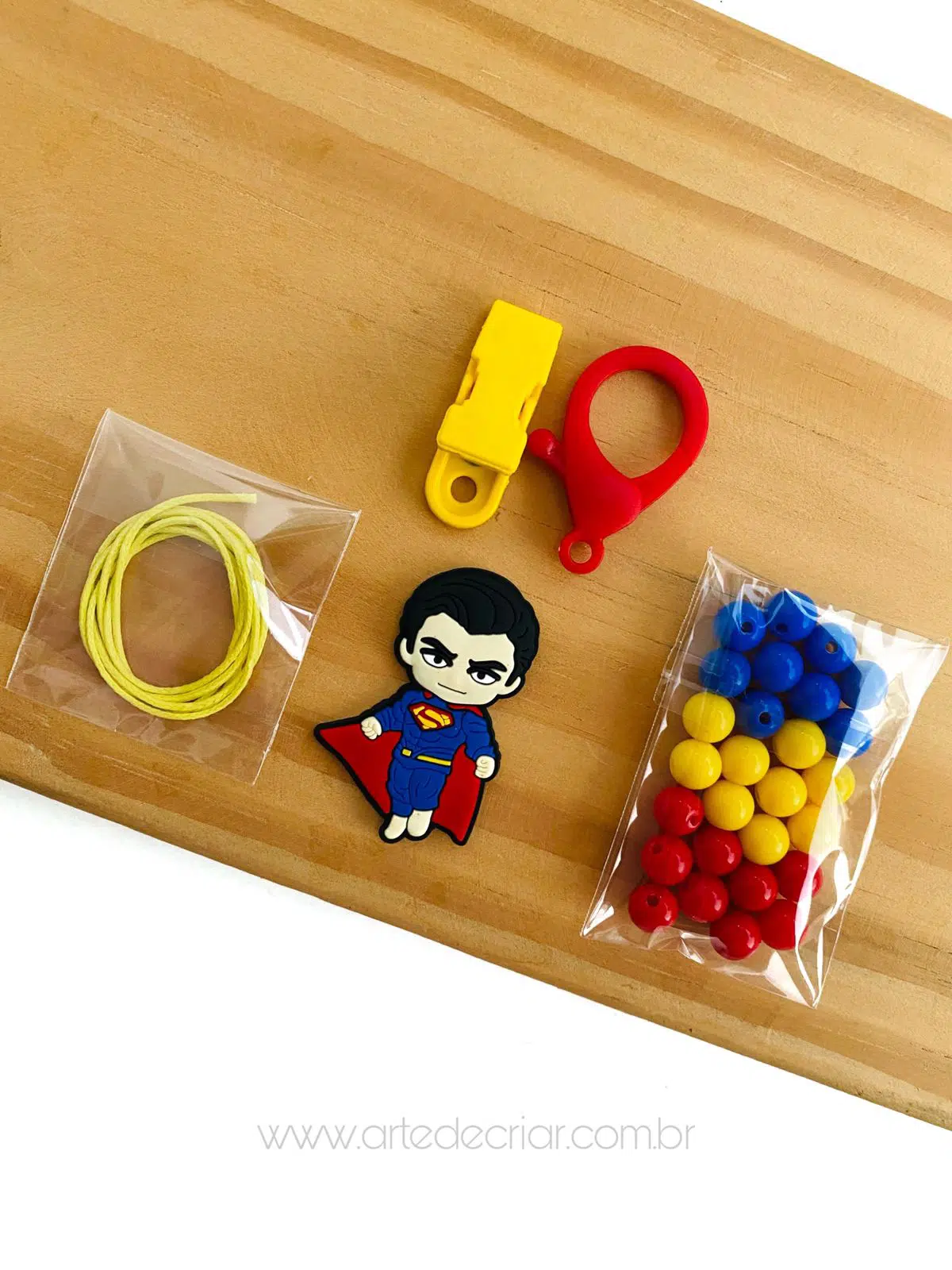 Kit completo p/ prendedor de chupeta Super Homem cabelo preto