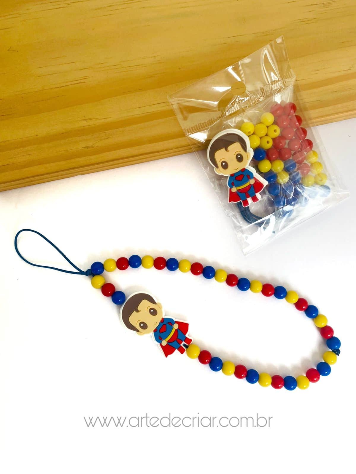 Kit p/ cordinha de garrafinha e strap phone - Super man cabelo marrom