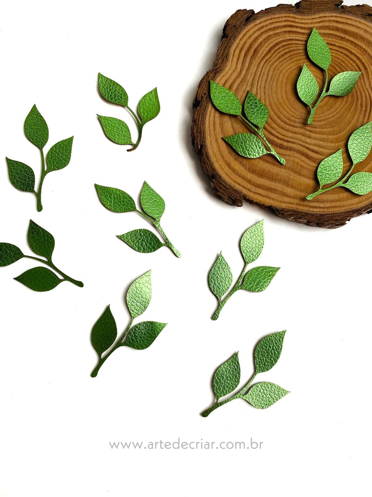 Aplique Folha de lonita verde 5,5cm. (2 und)