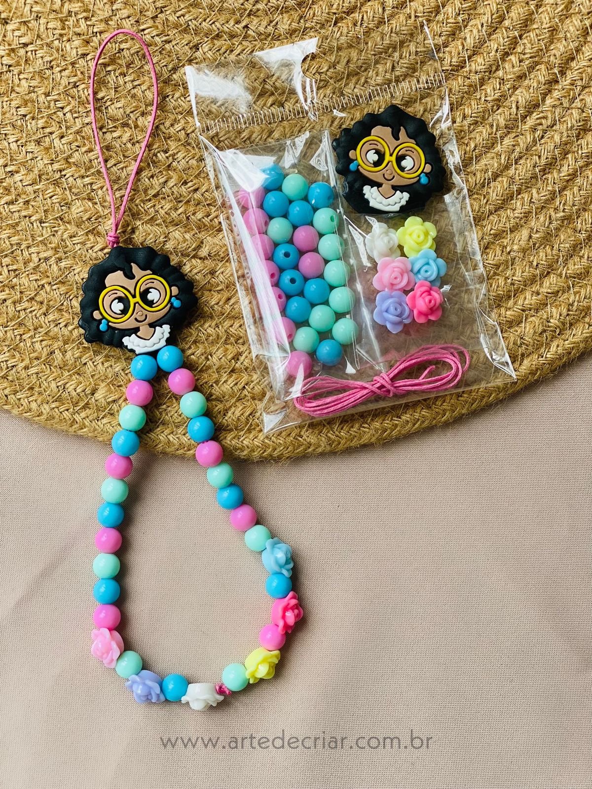 Kit p/ cordinha de garrafinha e strap phone - Mirabel