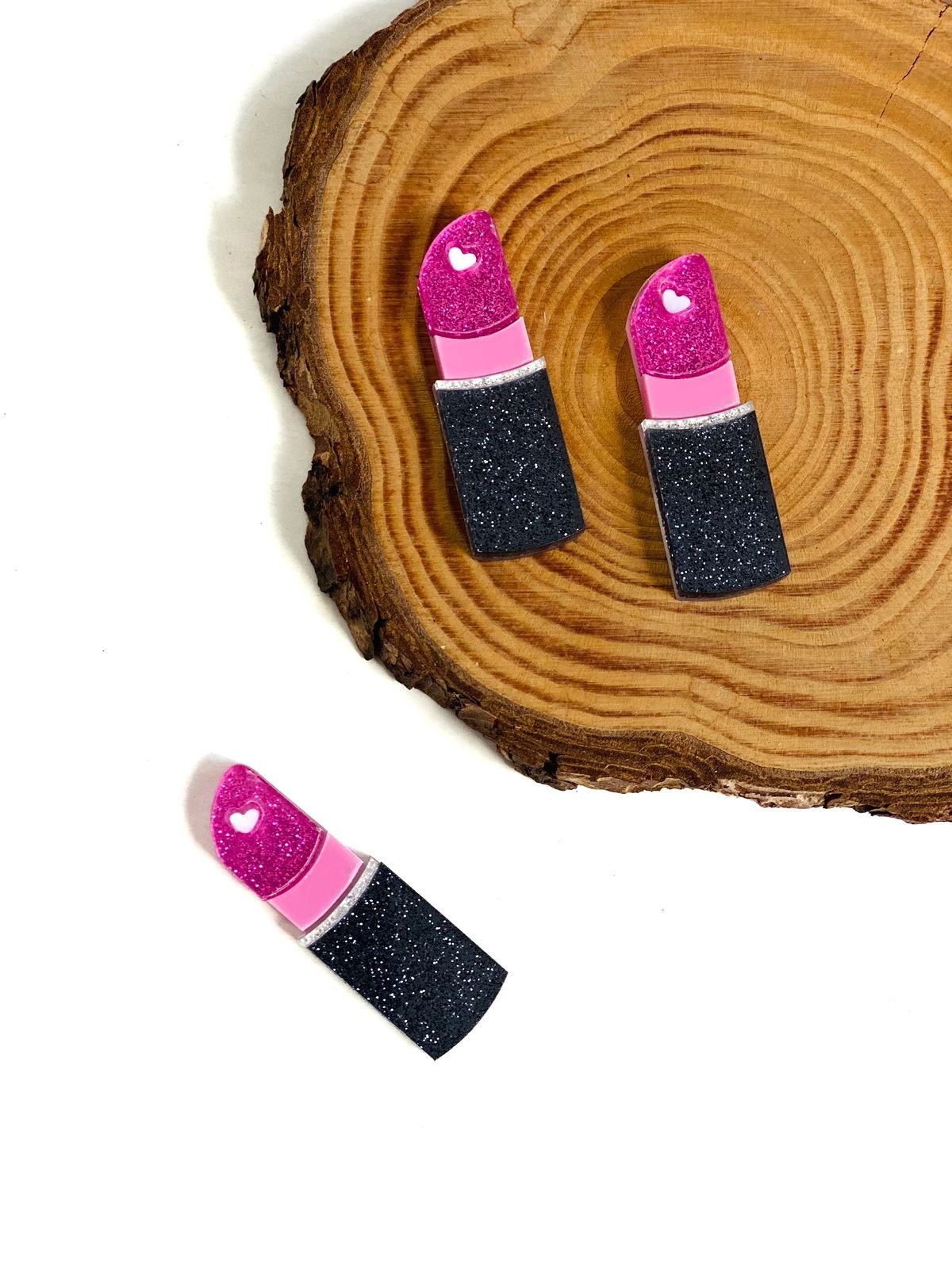 Aplique de acrilico batom da Barbie