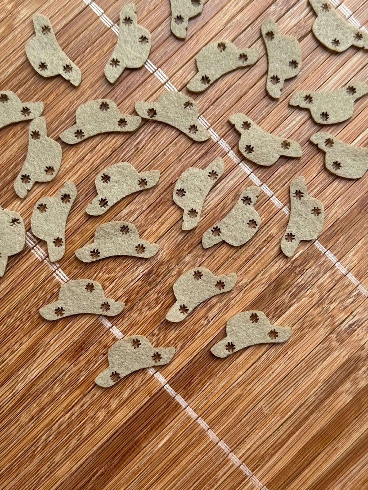 Mini aplique de feltro Chapéu matutinho 2,5cm. (4 und)