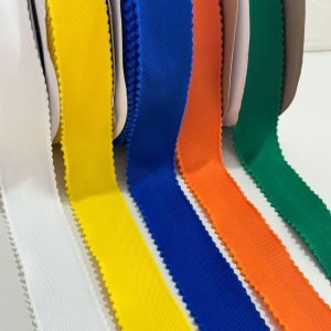 Fita importada c/ borda pompom 38mm - Imagem 1