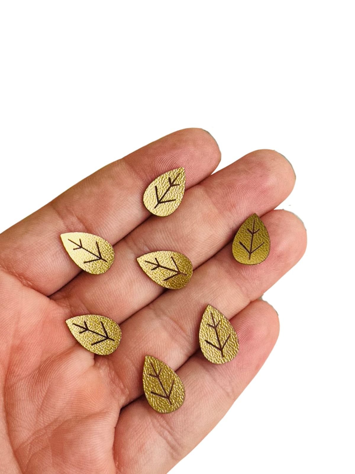 Mini folha de lonita dourada 1,5cm (20 und)