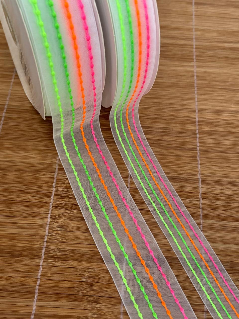 Fita de organza com pompom neon 22mm e 38mm