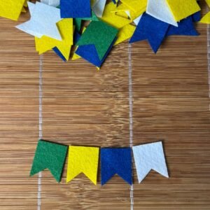 Aplique de feltro Bandeira junina cores do Brasil 2,5cm (20 und) - Imagem 1