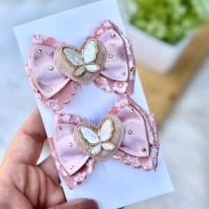 Kit para montagem par de lacinho rosé com coração nude e borboleta - Imagem 1