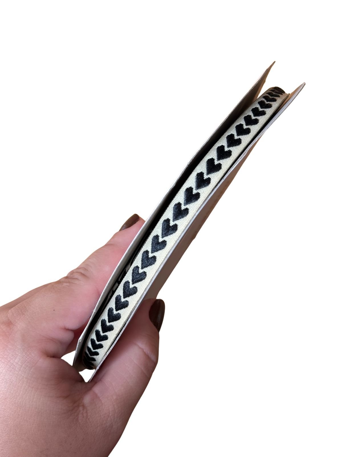 Fita coração bordado preto 10mm