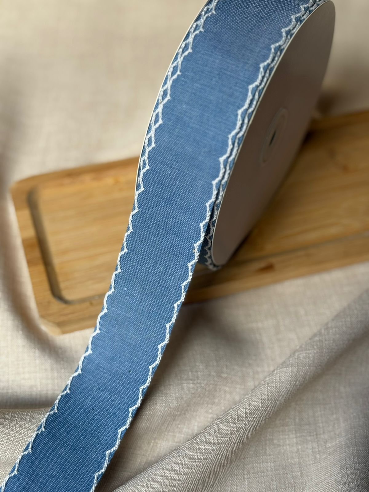 Fita jeans com borda ondulada 38mm