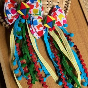 Kit parzinho de laço junino balão colorido com bandeirinhas - Imagem 1