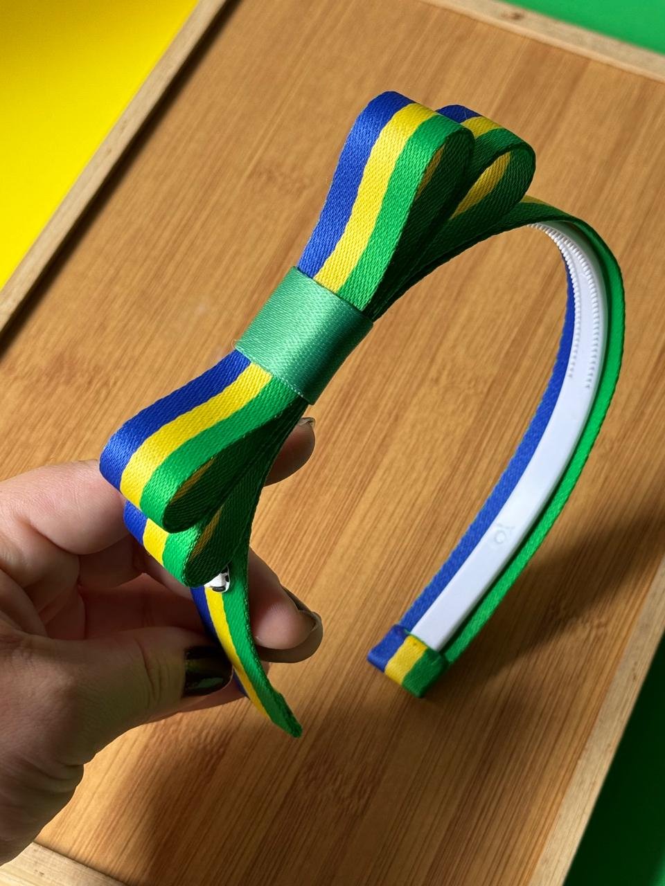 Kit tiara da copa laço chanel listrado cores do Brasil