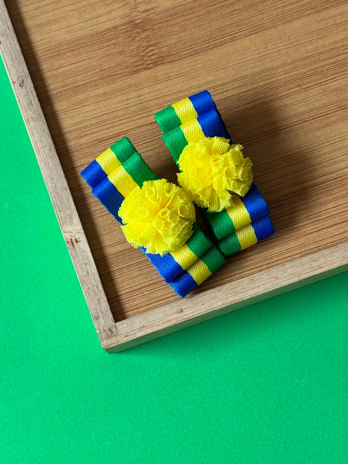 Kit parzinho chanel com pompom da copa